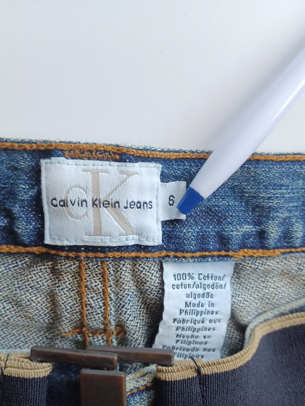 Calvin Klein rare Flare Jeans Bootcut with back leg zippers Sz 6 or 30x32 w/belt - Picture 5 of 8